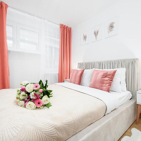 Lumina Apartment Opposite The Palace Of Culture And Science Varsóvia Exterior foto